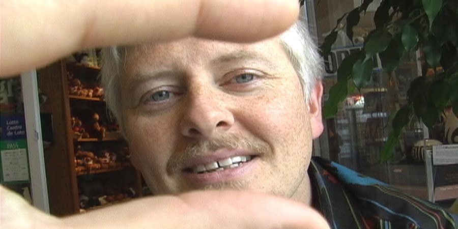 Dave-Foley-and-Fans